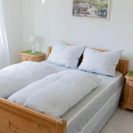 Mit Basketballplatz Ferienhaus *
