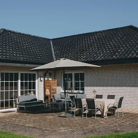 Ferienhaus Mit Basketballplatz Lemgo
