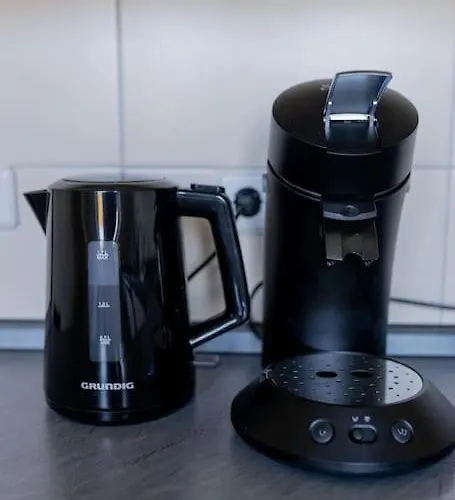 Mit Basketballplatz * Lemgo