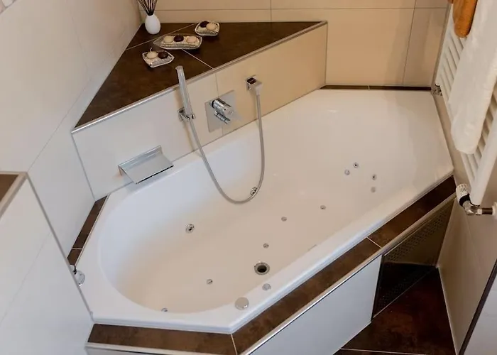 Mit Basketballplatz Feriehus