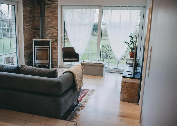 Mit Basketballplatz Feriehus *